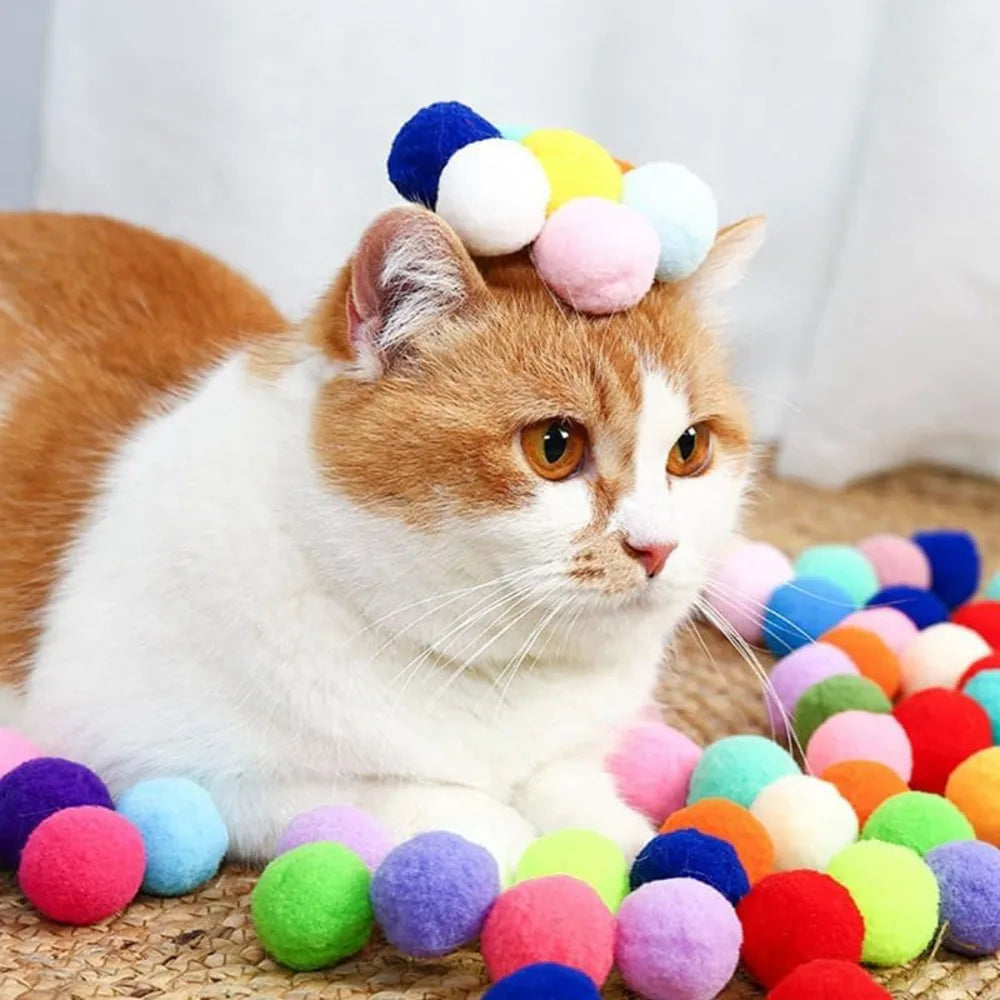 Plush Ball Shooting Gun – Interactive Cat Toy with 50 Pompoms